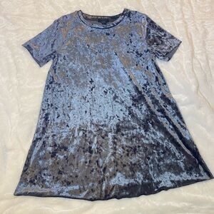 Forever 21 Metallic Velvet Short Sleeve Dress